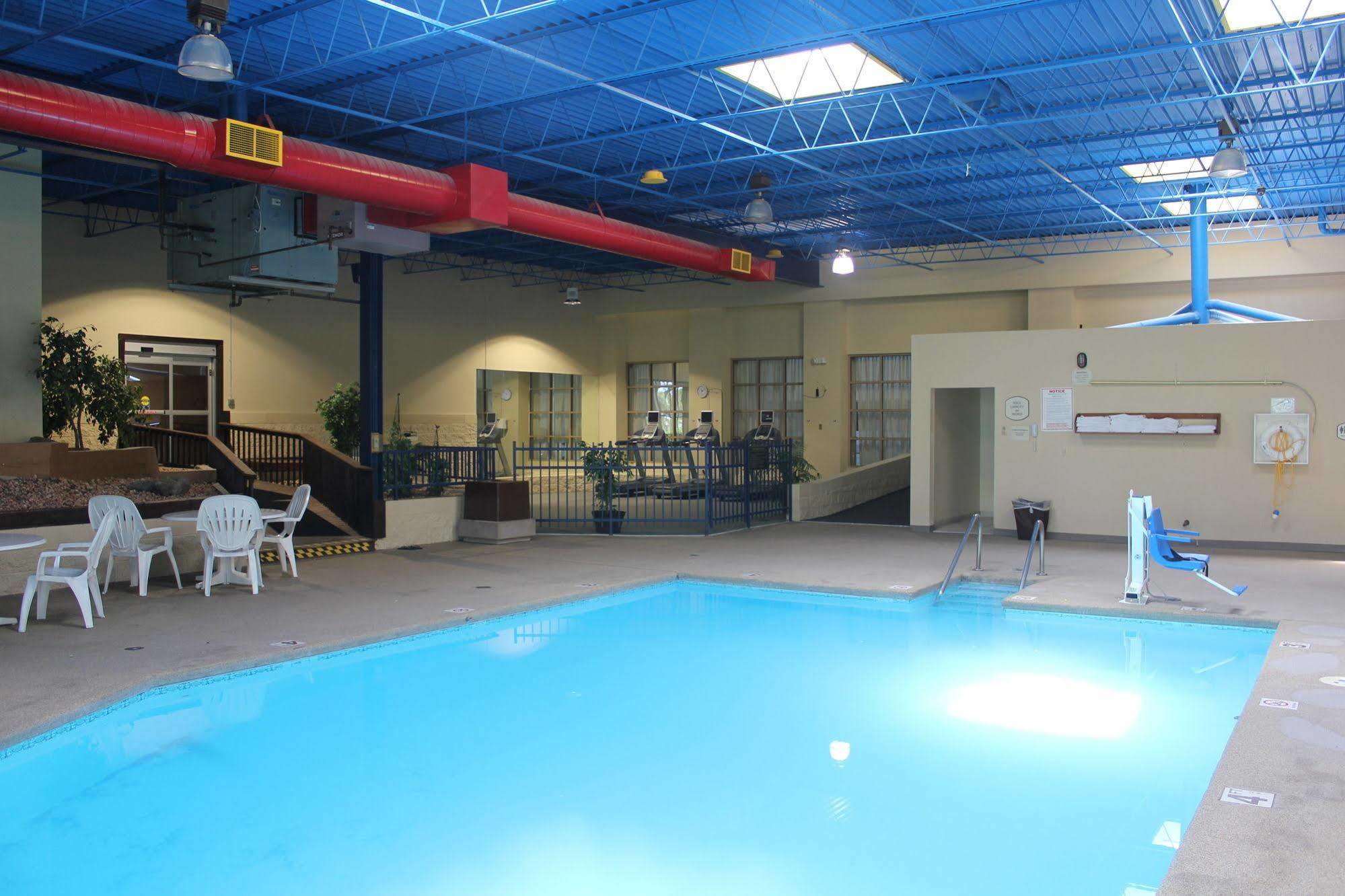 Clarion Hotel Milwaukee Airport Exterior foto